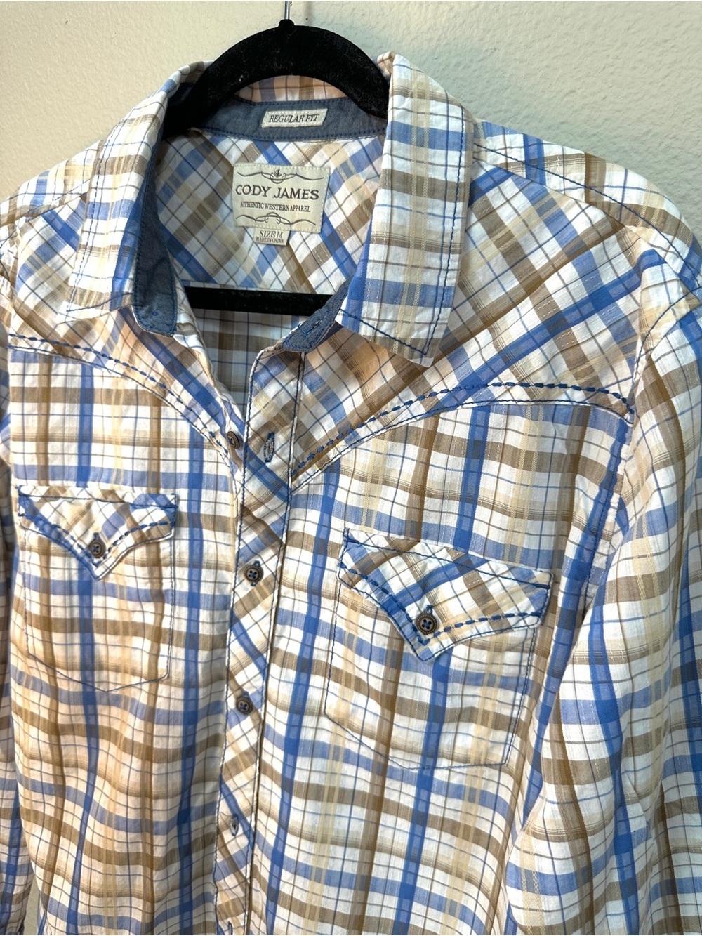 Blue, tan, and white plaid western button up shirt with detail stitching - Picture 1 of 8